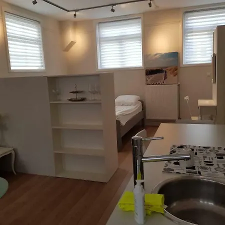 Апартаменты Coach House *